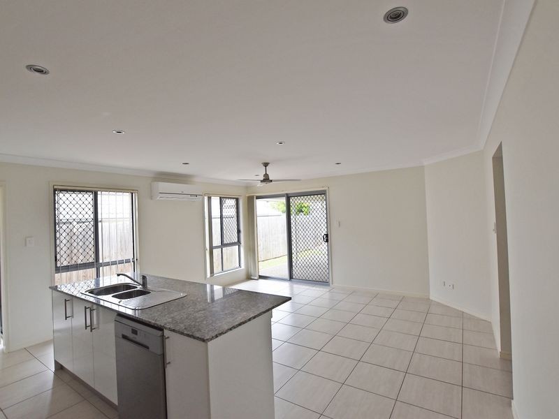 5 Toby Close, Kallangur QLD 4503