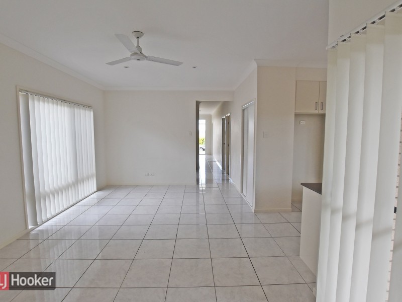33 Manhattan Crescent, North Lakes QLD 4509