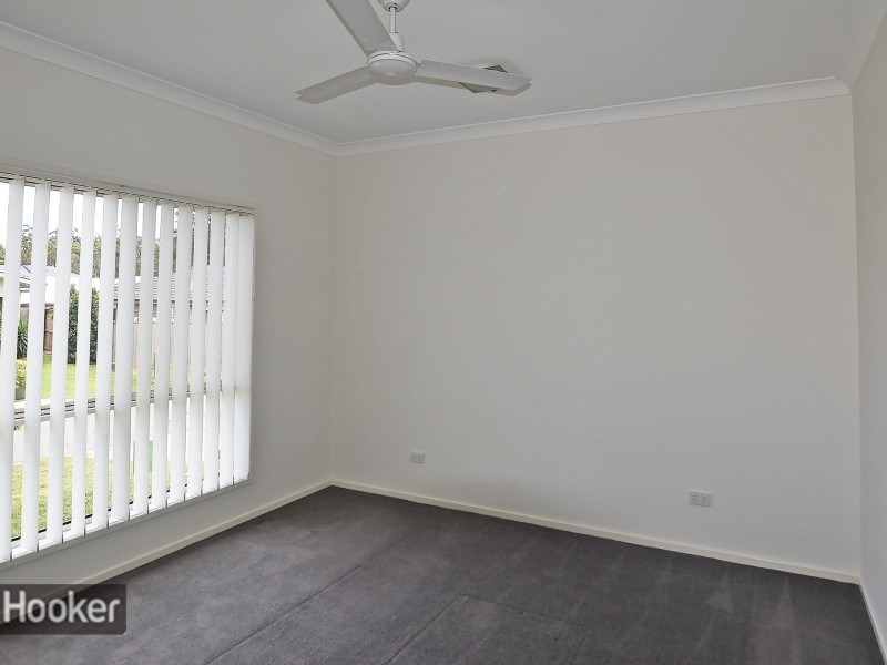 33 Manhattan Crescent, North Lakes QLD 4509