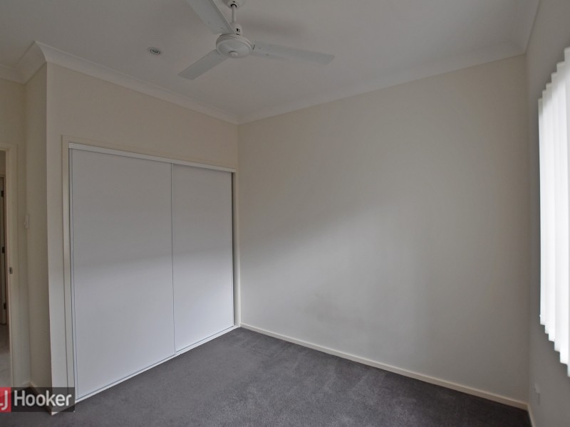 33 Manhattan Crescent, North Lakes QLD 4509