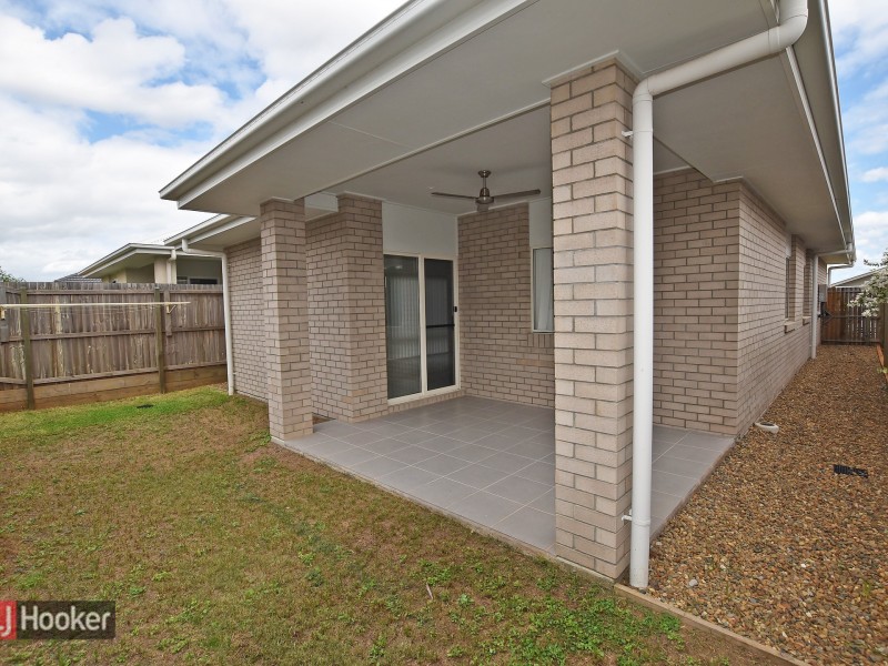 33 Manhattan Crescent, North Lakes QLD 4509