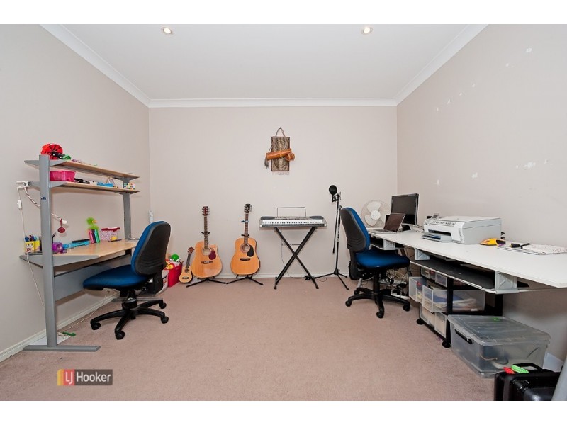 4 Brookfield Street, North Lakes QLD 4509