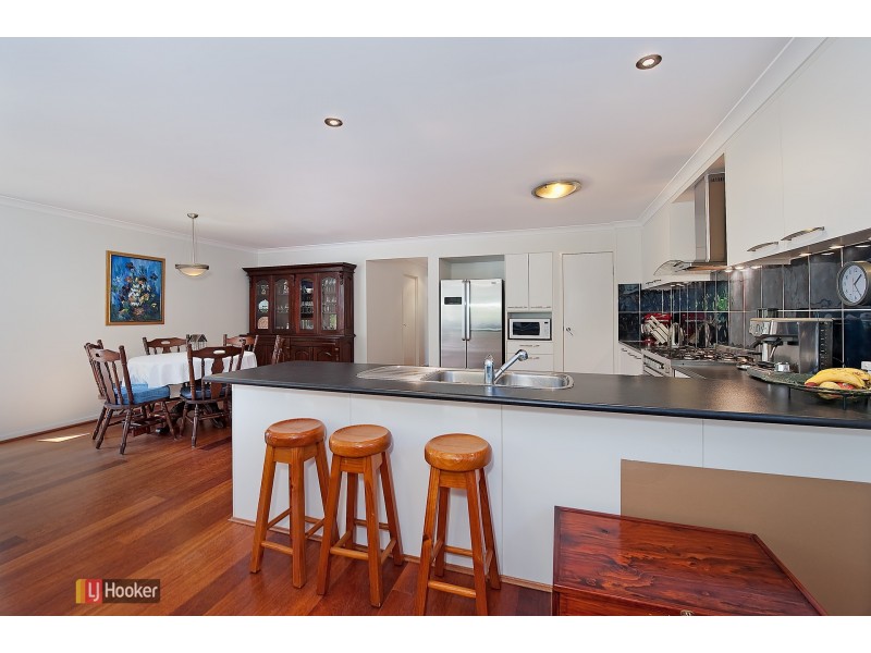 8 Satinash Court, North Lakes QLD 4509