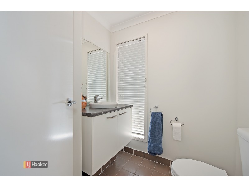 8 Satinash Court, North Lakes QLD 4509