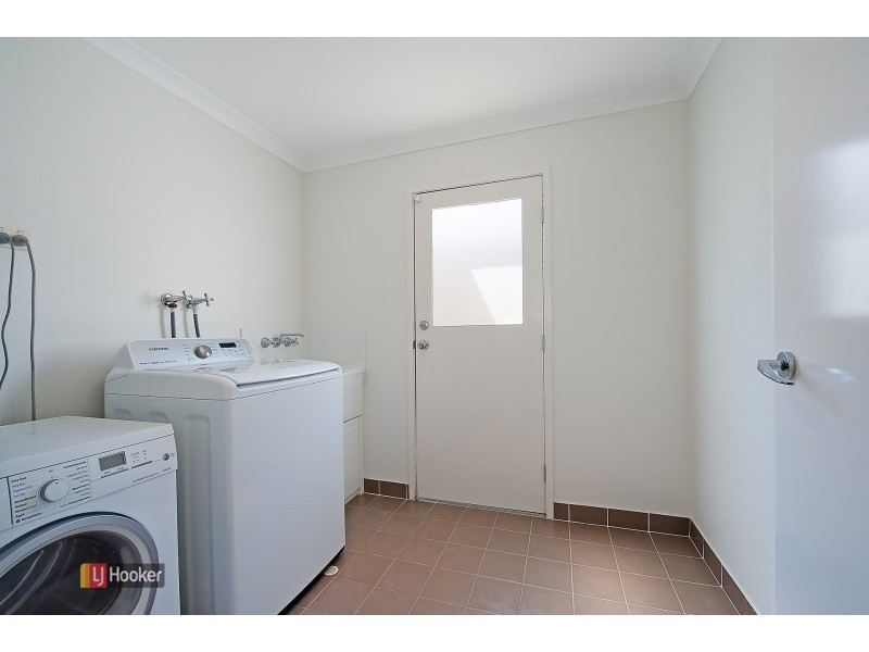 8 Satinash Court, North Lakes QLD 4509