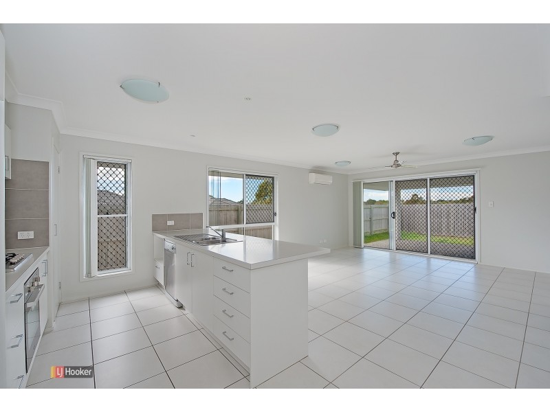 1 Dickson Crescent, North Lakes QLD 4509