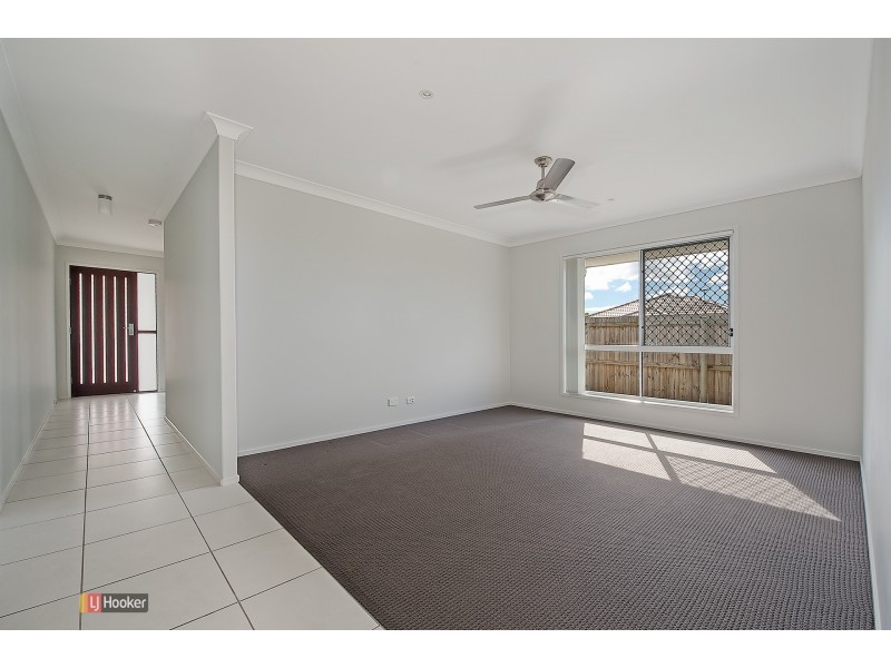 1 Dickson Crescent, North Lakes QLD 4509