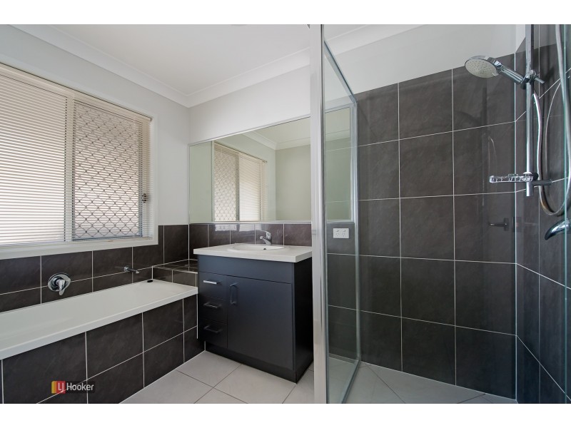 1 Dickson Crescent, North Lakes QLD 4509