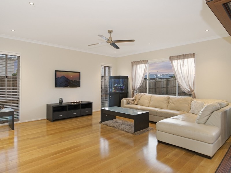 8 Capricorn Circuit, North Lakes QLD 4509