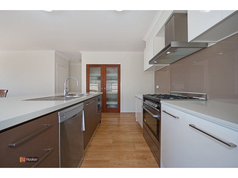 33 Campbell Drive, Mango Hill QLD 4509