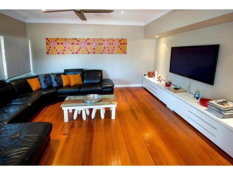 595 Oxley Ave, Scarborough QLD 4020