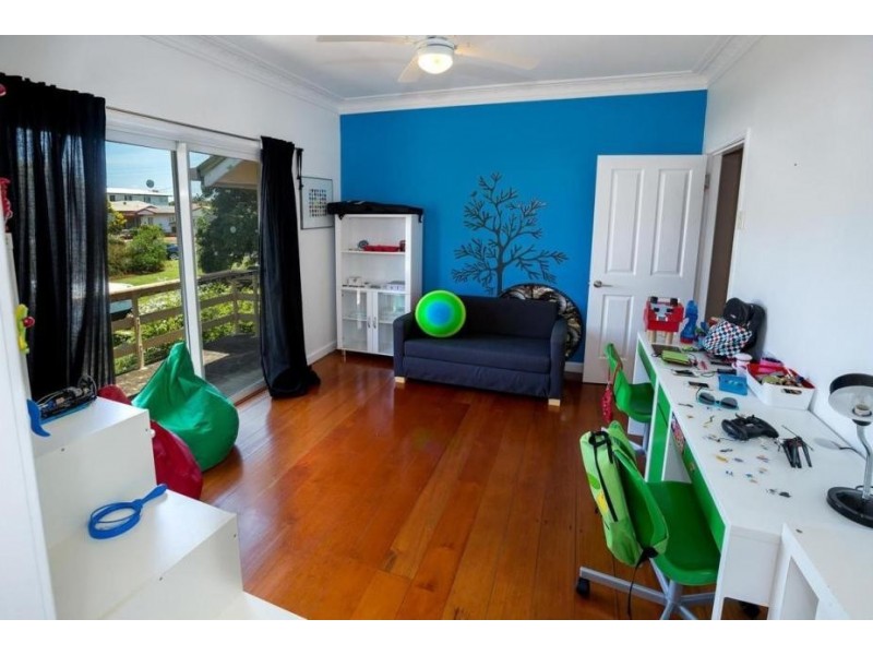 595 Oxley Ave, Scarborough QLD 4020