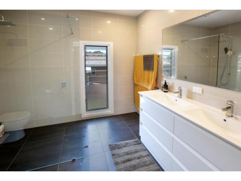 595 Oxley Ave, Scarborough QLD 4020