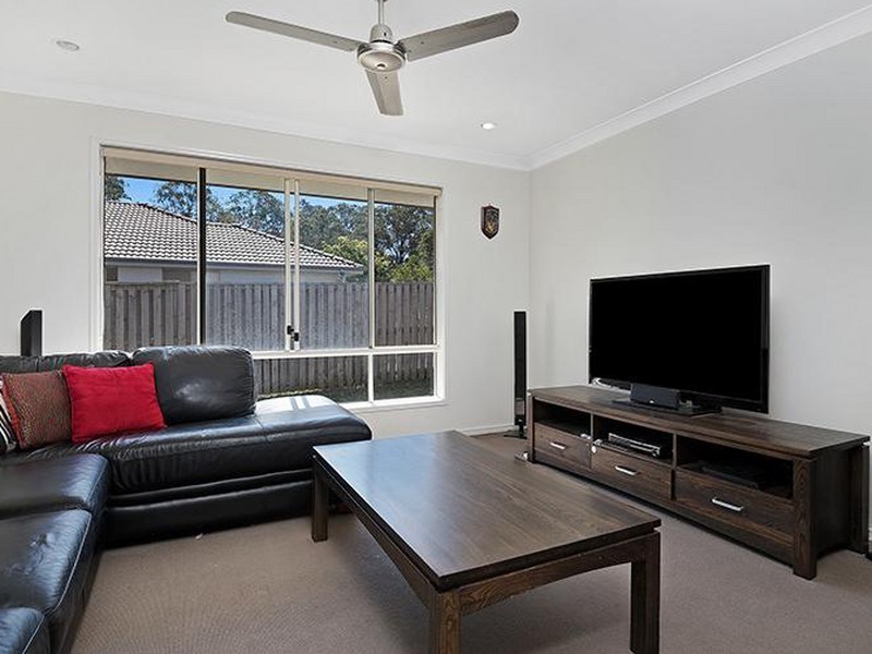 27 Desmond Street, Narangba QLD 4504