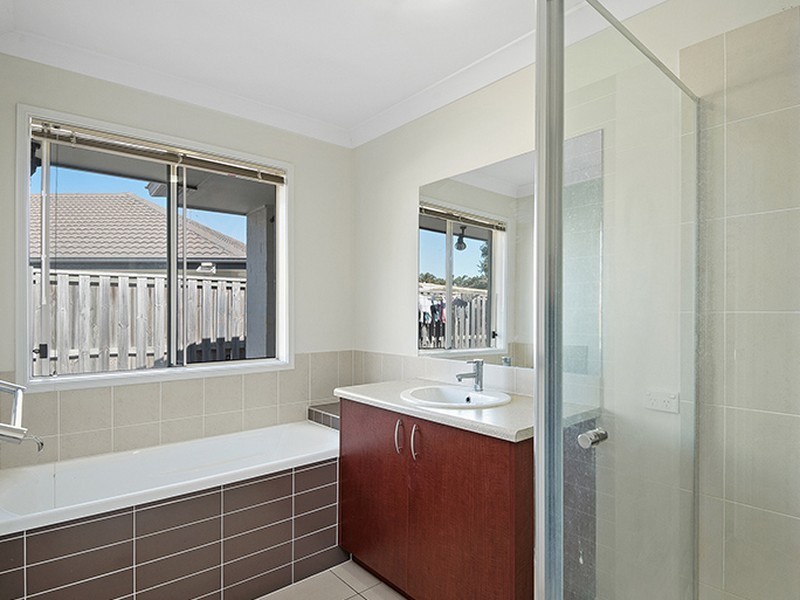 27 Desmond Street, Narangba QLD 4504