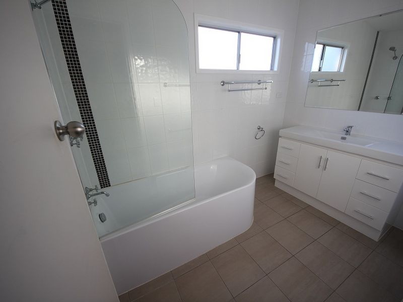 12 Sheehan Street, Kallangur QLD 4503