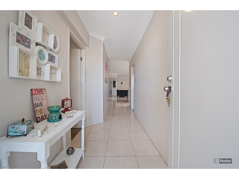 28 Williams Crescent, North Lakes QLD 4509