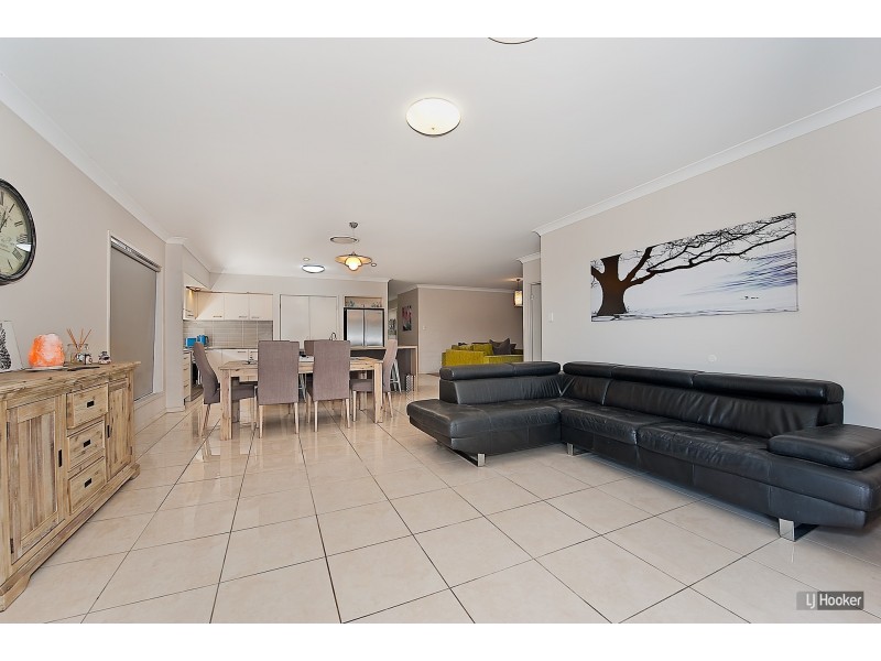 28 Williams Crescent, North Lakes QLD 4509