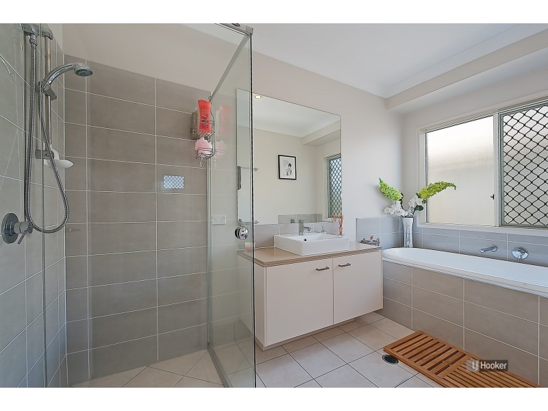 28 Williams Crescent, North Lakes QLD 4509