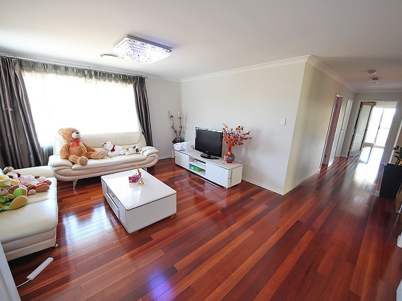 6 Cowen Terrace, North Lakes QLD 4509