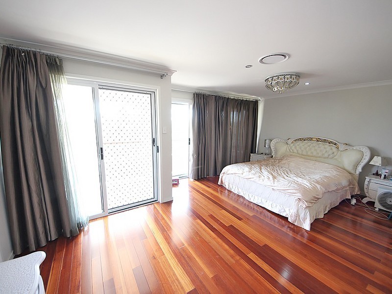 6 Cowen Terrace, North Lakes QLD 4509
