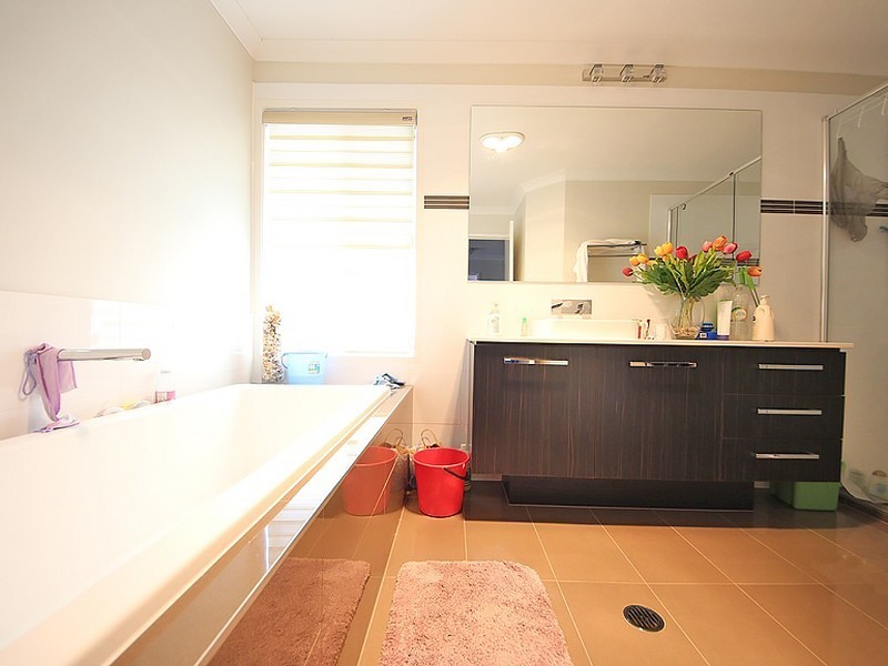 6 Cowen Terrace, North Lakes QLD 4509