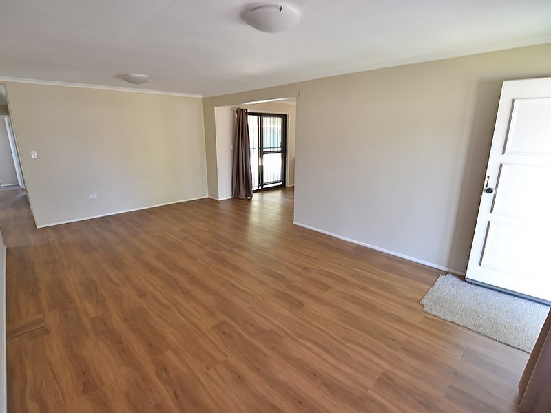 9 Paul St, Kallangur QLD 4503