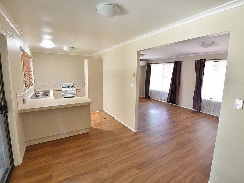 9 Paul St, Kallangur QLD 4503