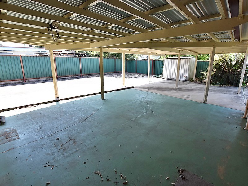 9 Paul St, Kallangur QLD 4503