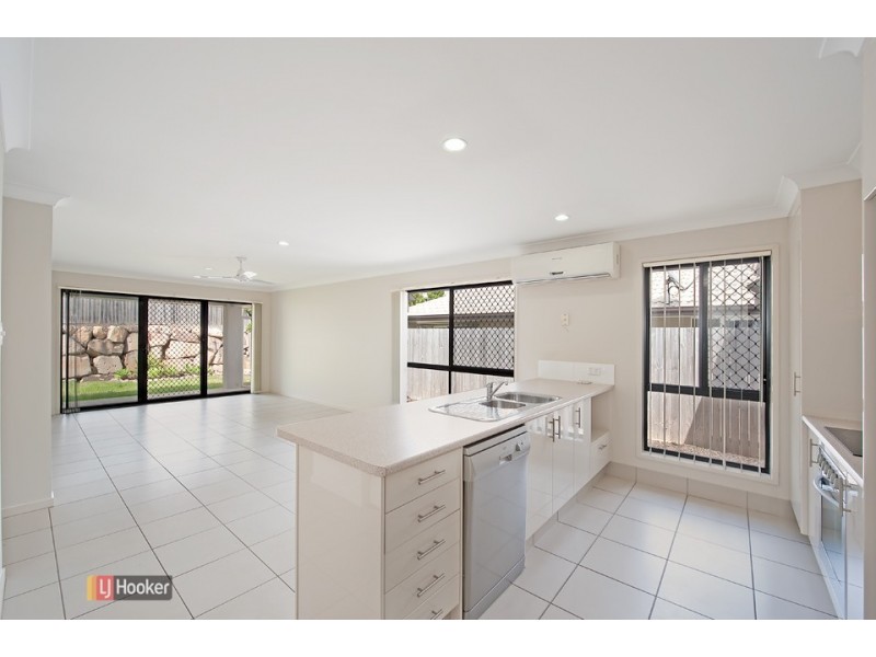 7 Nina Cres, North Lakes QLD 4509