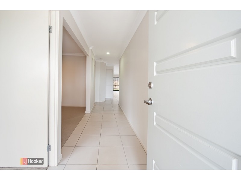 7 Nina Cres, North Lakes QLD 4509