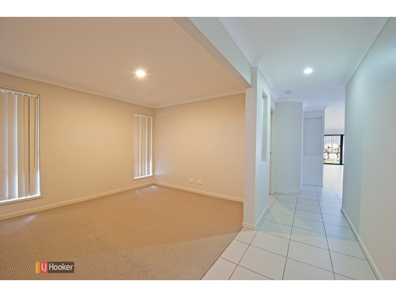 7 Nina Cres, North Lakes QLD 4509