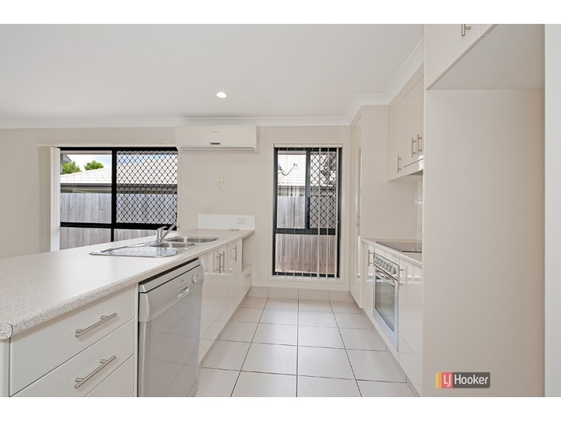 7 Nina Cres, North Lakes QLD 4509