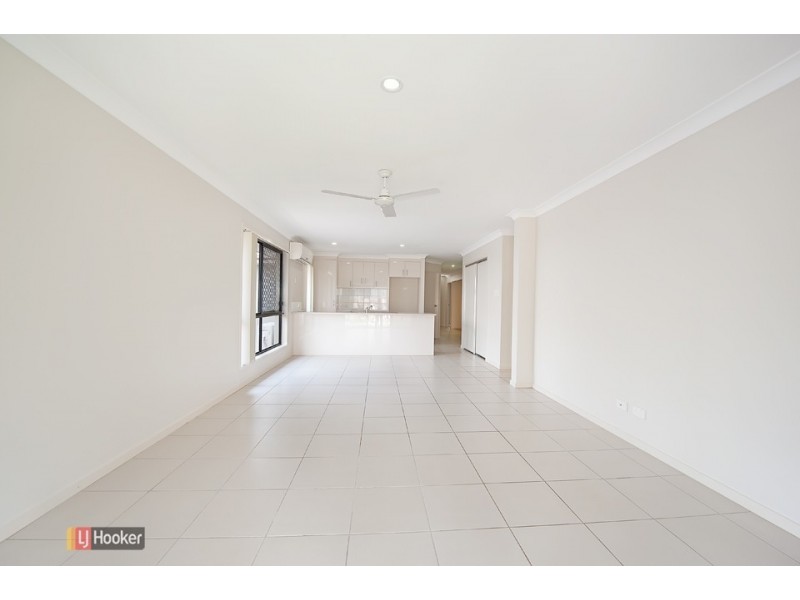 7 Nina Cres, North Lakes QLD 4509