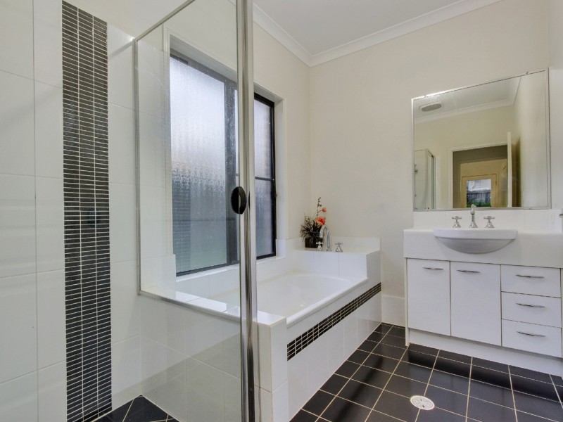 3 Wombat Parade, North Lakes QLD 4509