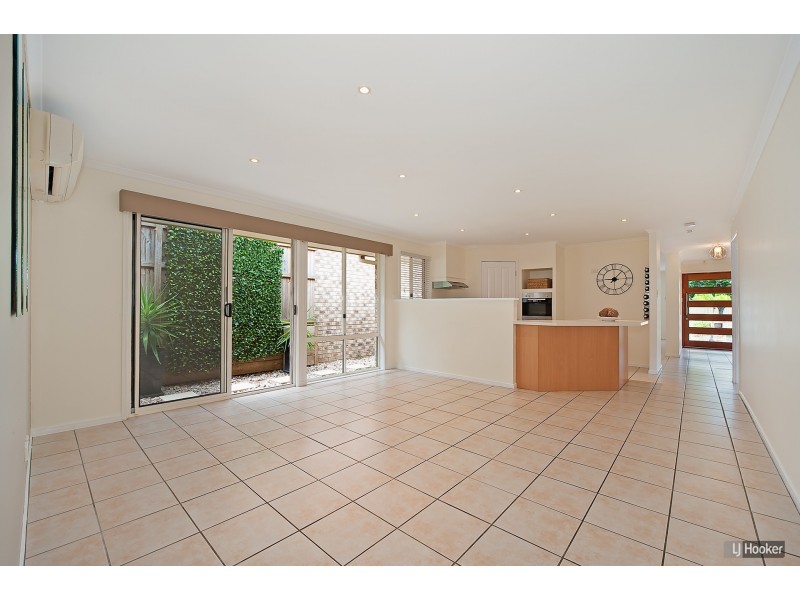 6 Page Street, North Lakes QLD 4509