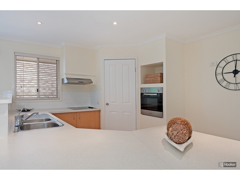 6 Page Street, North Lakes QLD 4509