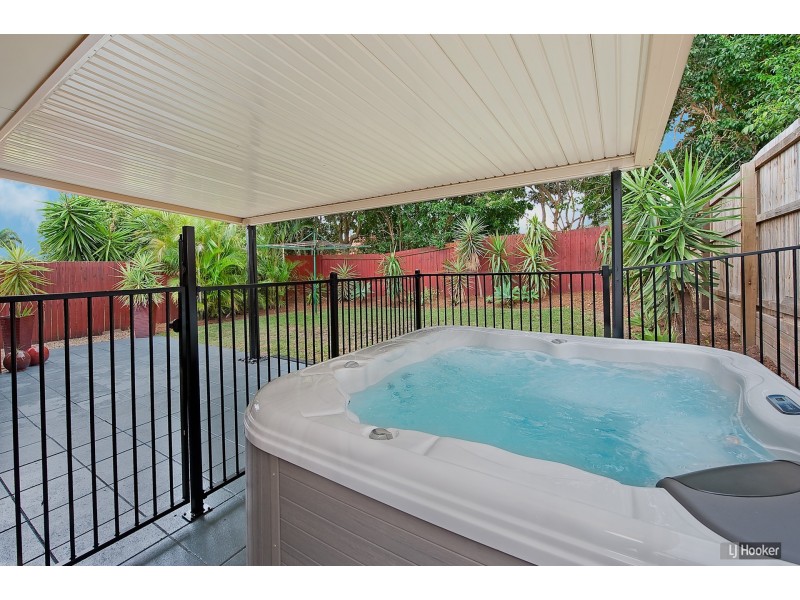 6 Page Street, North Lakes QLD 4509