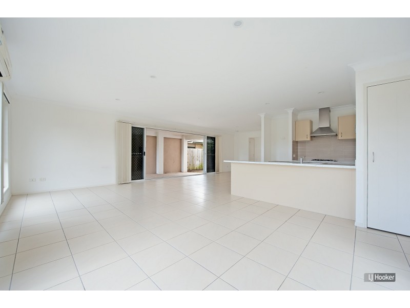 10 Silkpod Court, North Lakes QLD 4509