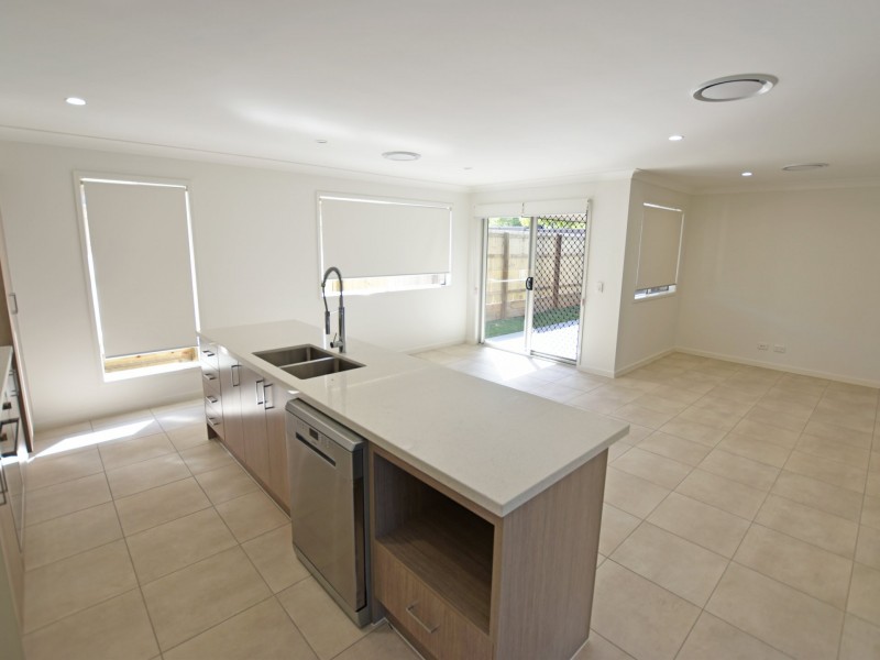 39 Attenborough Circuit, North Lakes QLD 4509