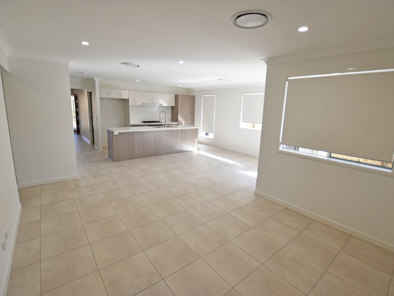 39 Attenborough Circuit, North Lakes QLD 4509