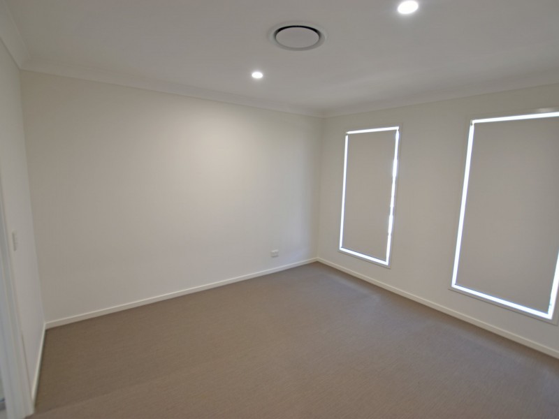 39 Attenborough Circuit, North Lakes QLD 4509