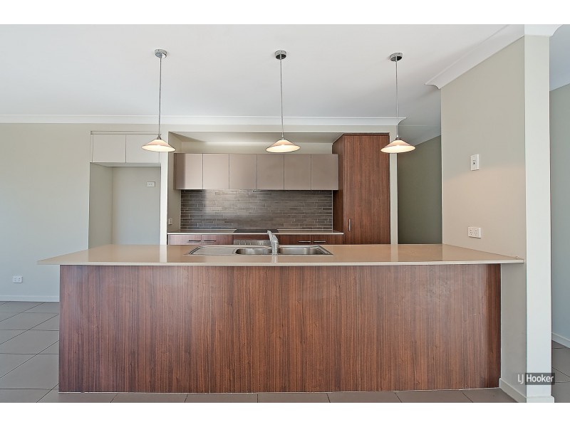 37 Denham Crescent, North Lakes QLD 4509