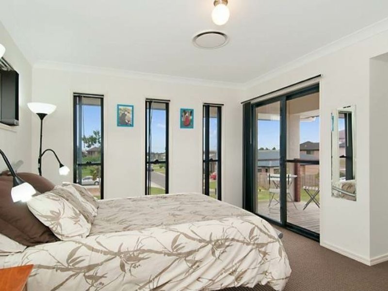 25 Astley Pde, North Lakes QLD 4509