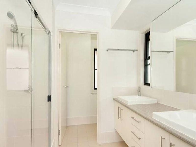 25 Astley Pde, North Lakes QLD 4509