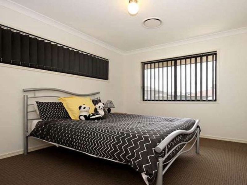 25 Astley Pde, North Lakes QLD 4509