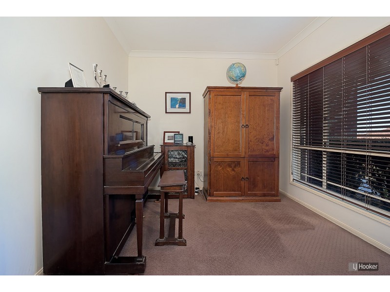 10 Campion Drive, North Lakes QLD 4509