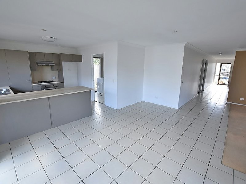 10 Diamond Ave, Kallangur QLD 4503