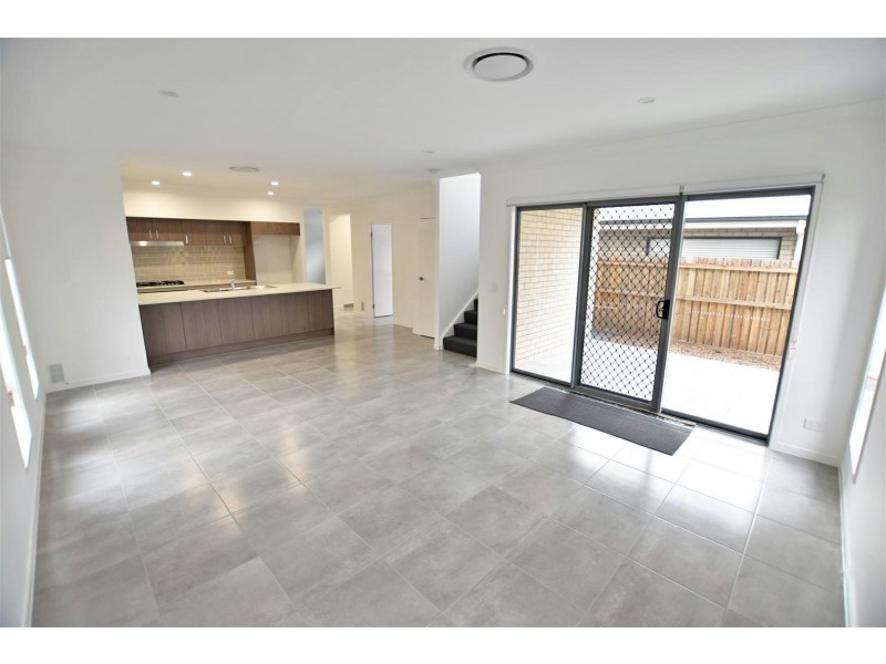 12 Attenborough Cct, North Lakes QLD 4509