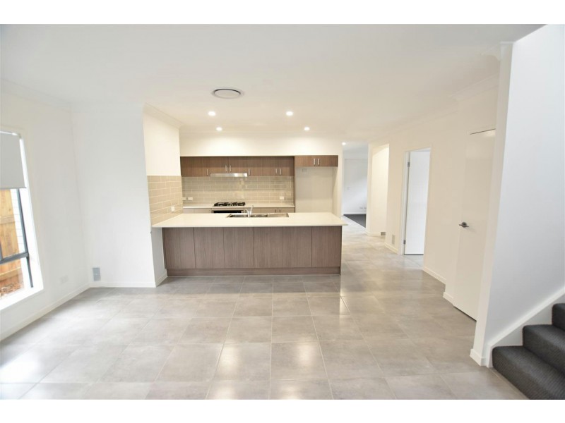 12 Attenborough Cct, North Lakes QLD 4509